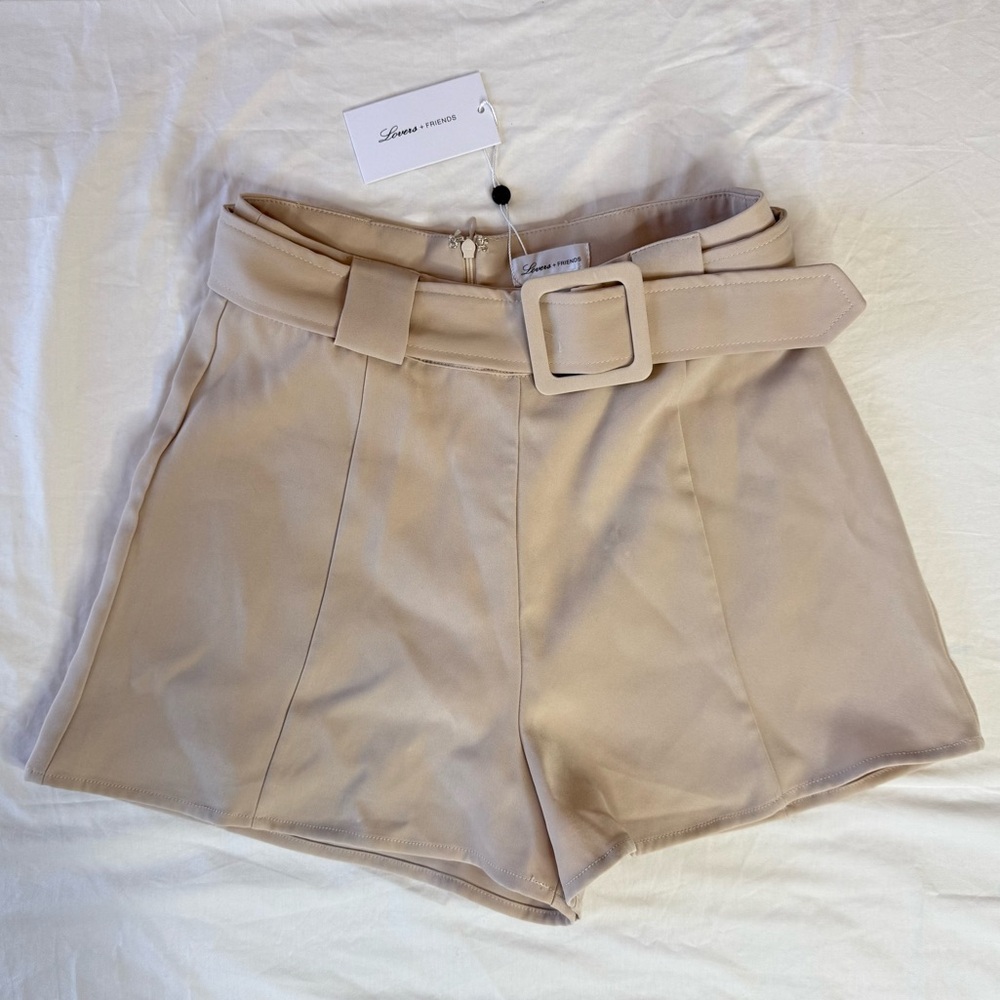 Lovers + Friends Beige Belted High-Waisted Shorts Size Small - Minor Flaws NWT